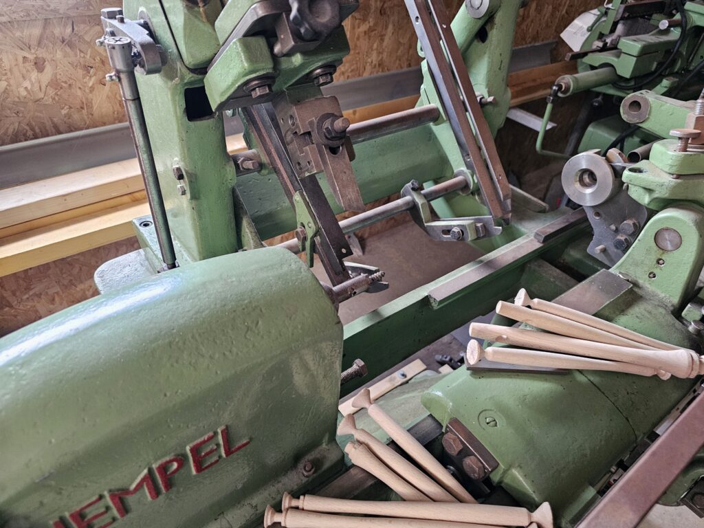Machine tournerie hempel pinceaux